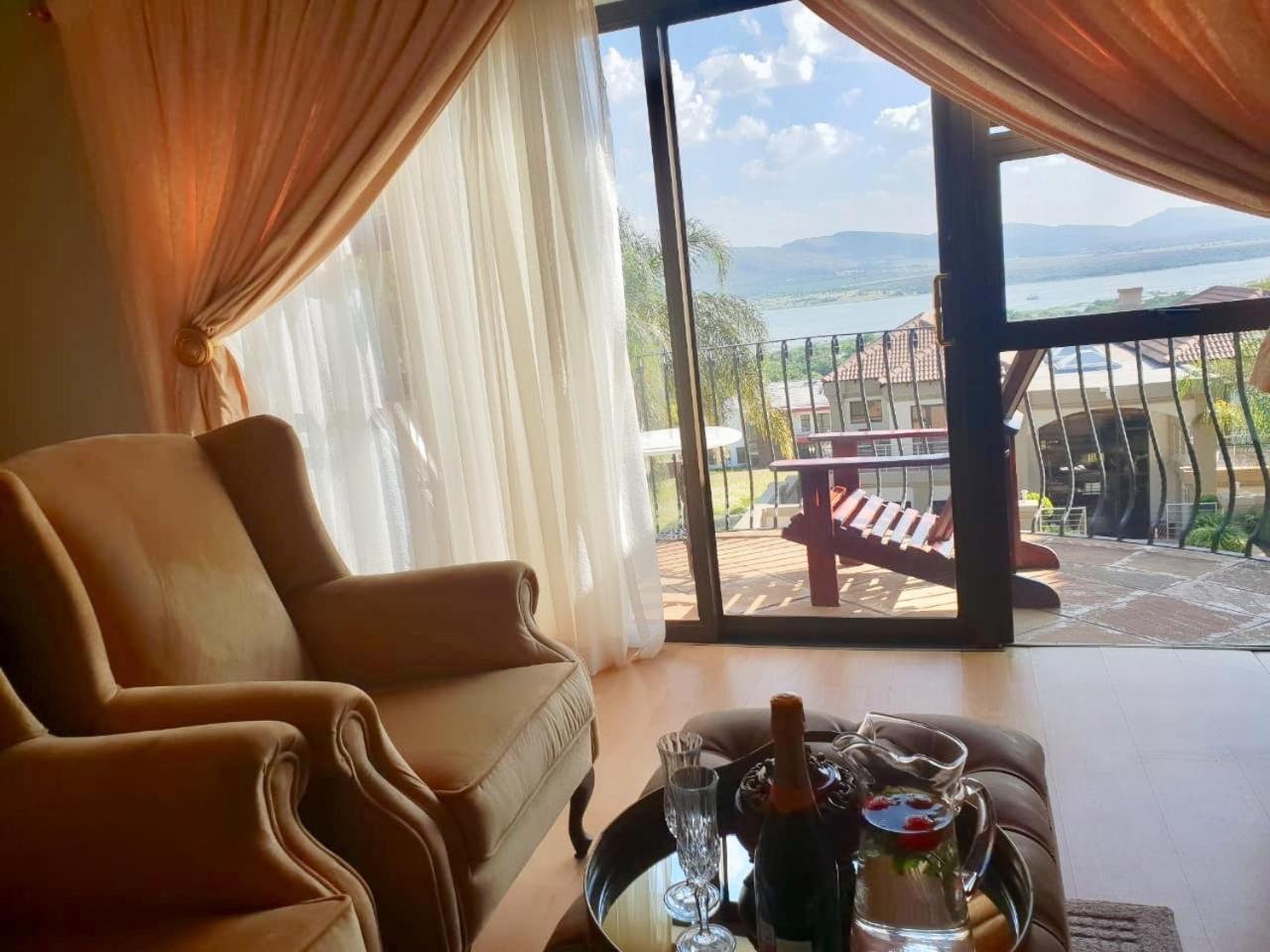 Re-Union Vacations Otel Hartbeespoort Dış mekan fotoğraf