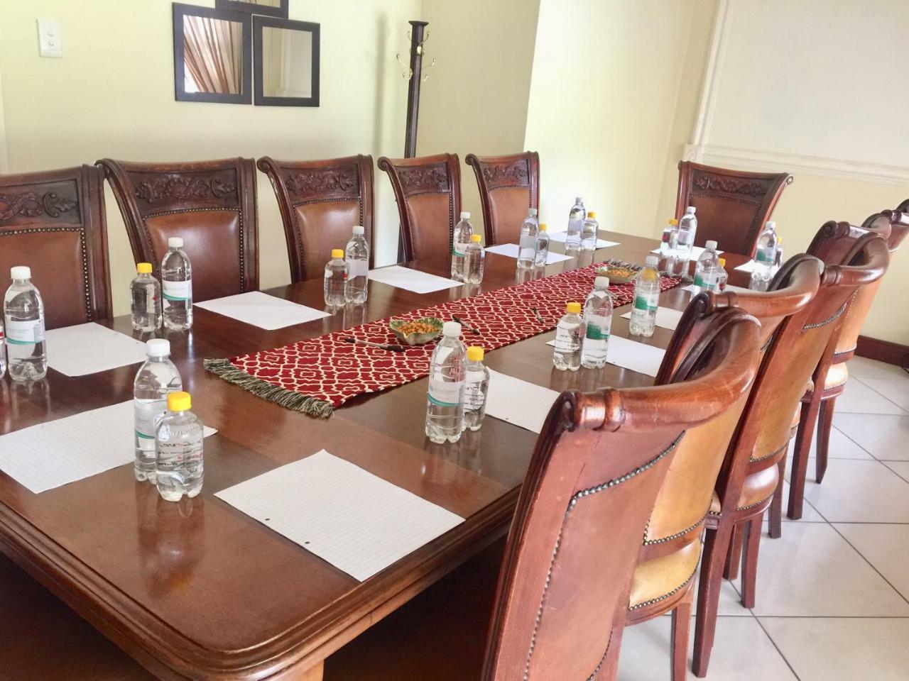 Re-Union Vacations Otel Hartbeespoort Dış mekan fotoğraf